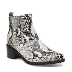 NWT Blondo Waterproof Leather Snake Print Heeled Ankle Boot